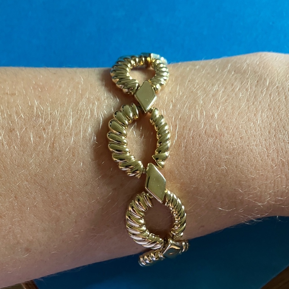 Vintage 1980s Gold tone Chunky‎ Bracelet